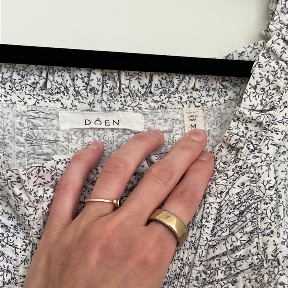 Doen Blue Floral Puff Sleeve Blouse - Picture 2 of 4